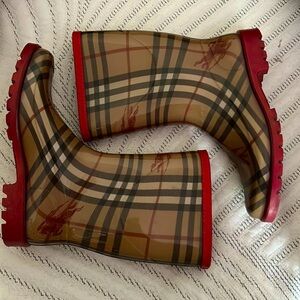 Burberry haymarket mid rain boot size: 38